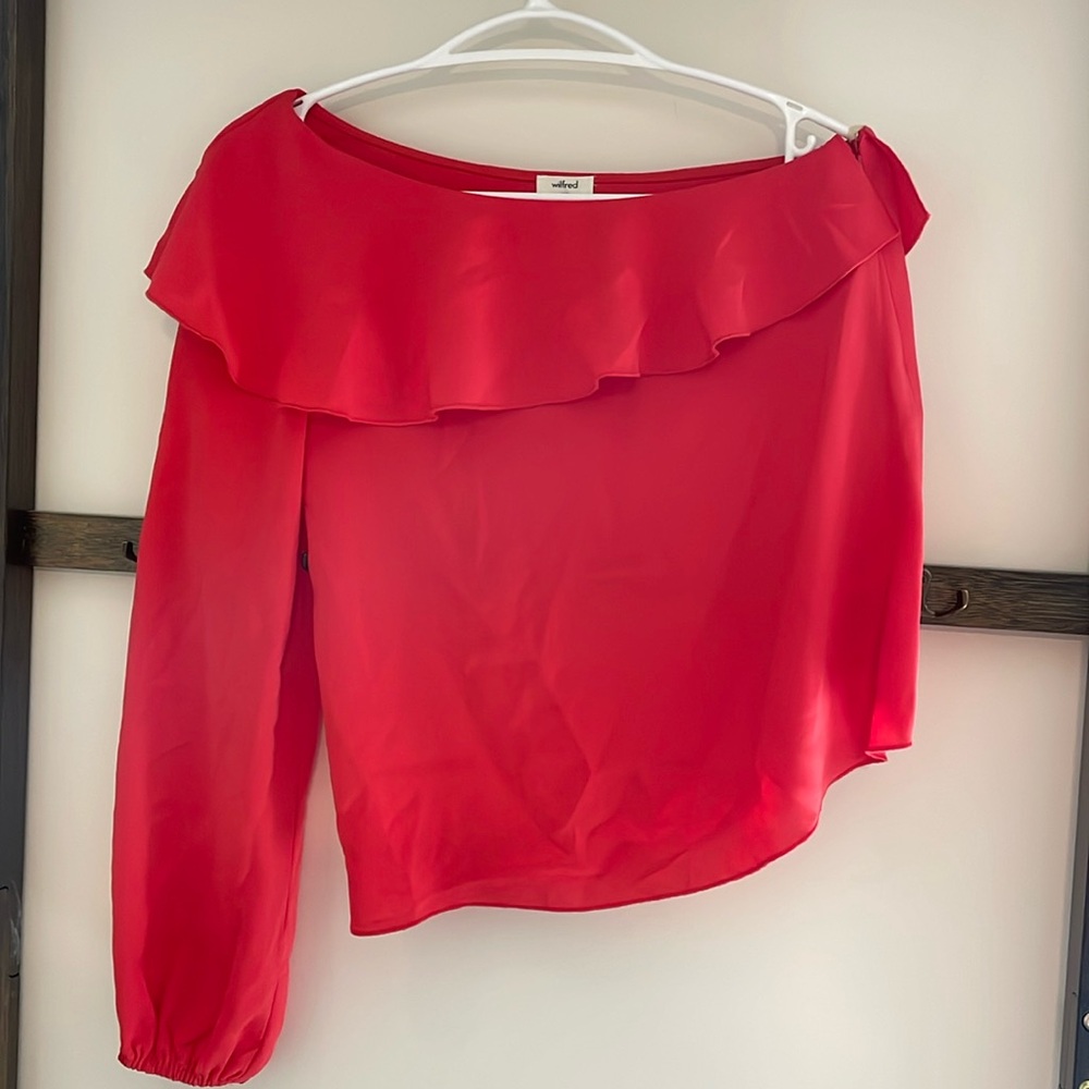 Wilfred Dressy Cropped off the shoulder blouse with 1 long sleeve .